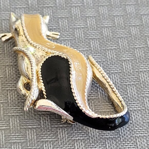 Vintage Darlene Cat Pin - Gold Tone with Black Enamel - Picture 10 of 10